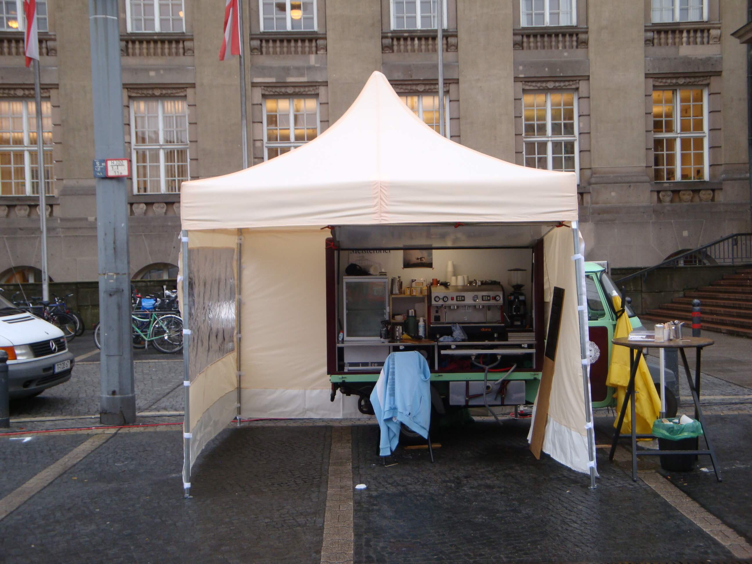 Faltzelt Verkauf als Überdach für Verkaufsfahrzeug