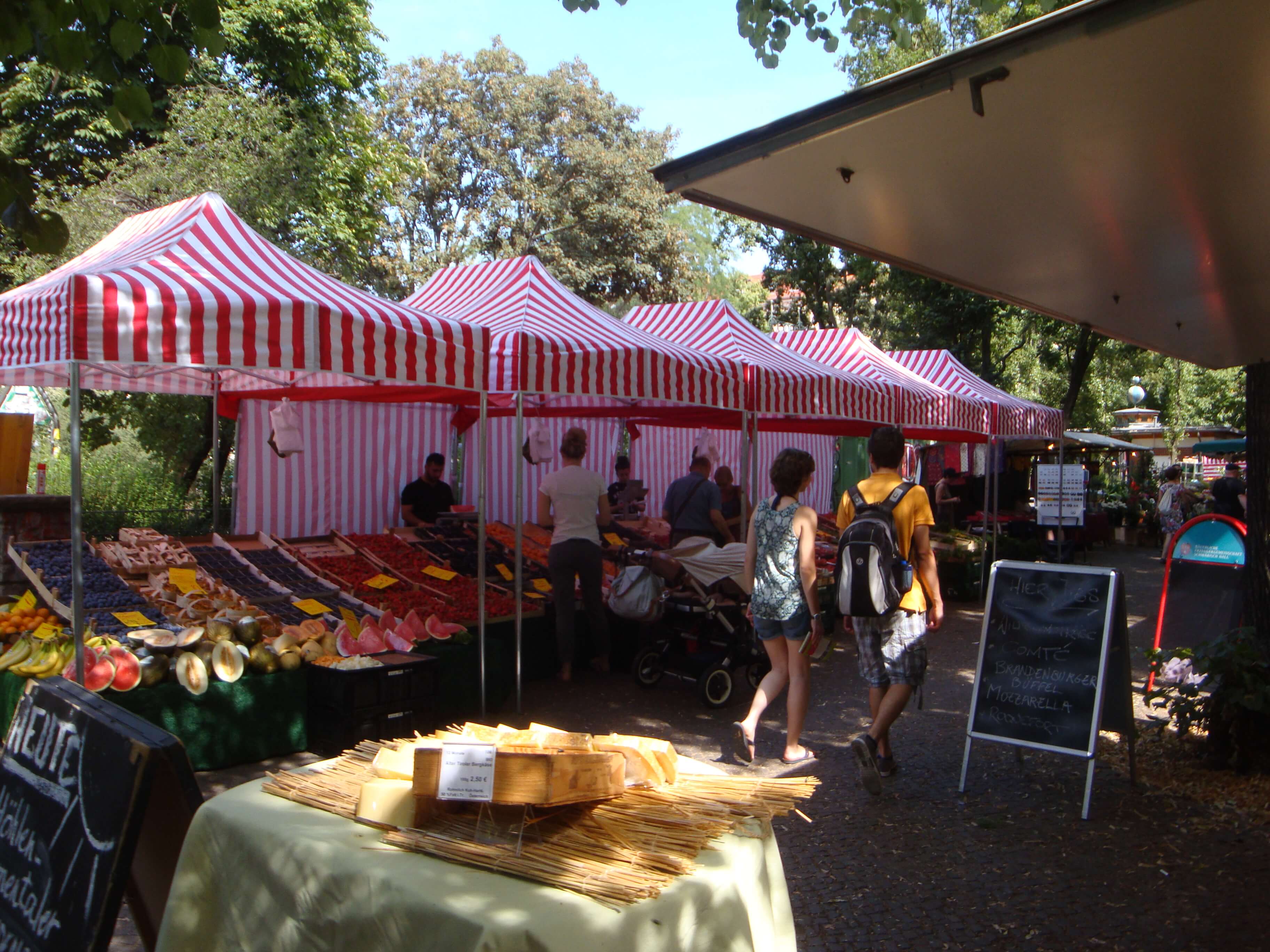 Faltzelte Verkauf Beplanung in rot-weiss-p22