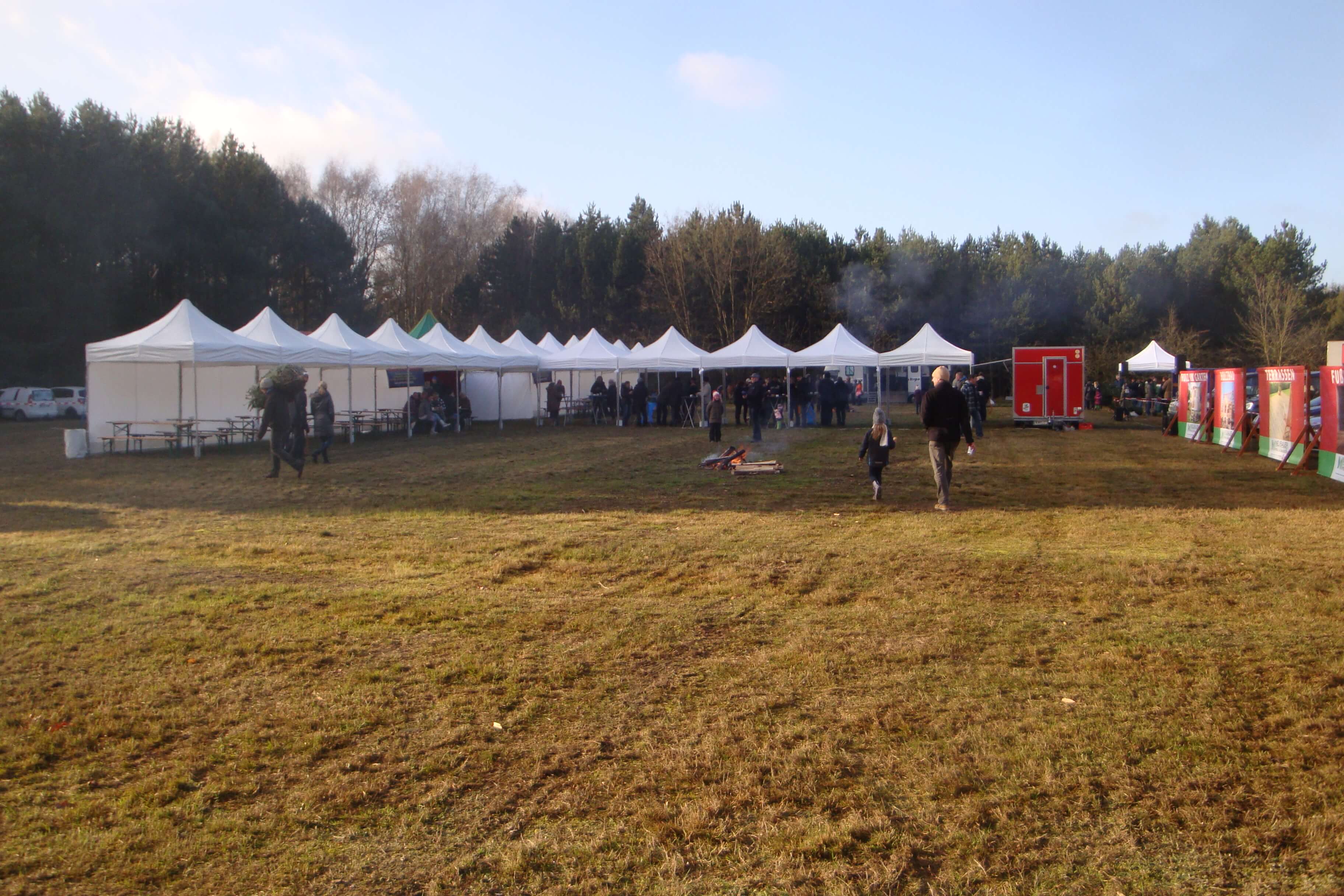 Faltzelt Vermietung Grillparty